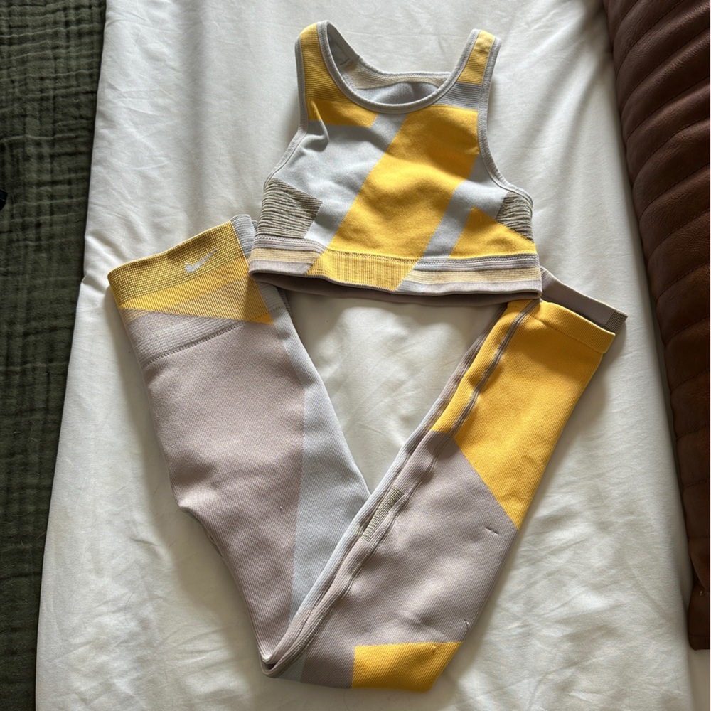 Nike Yellow and Gray Geometric Activewear Set